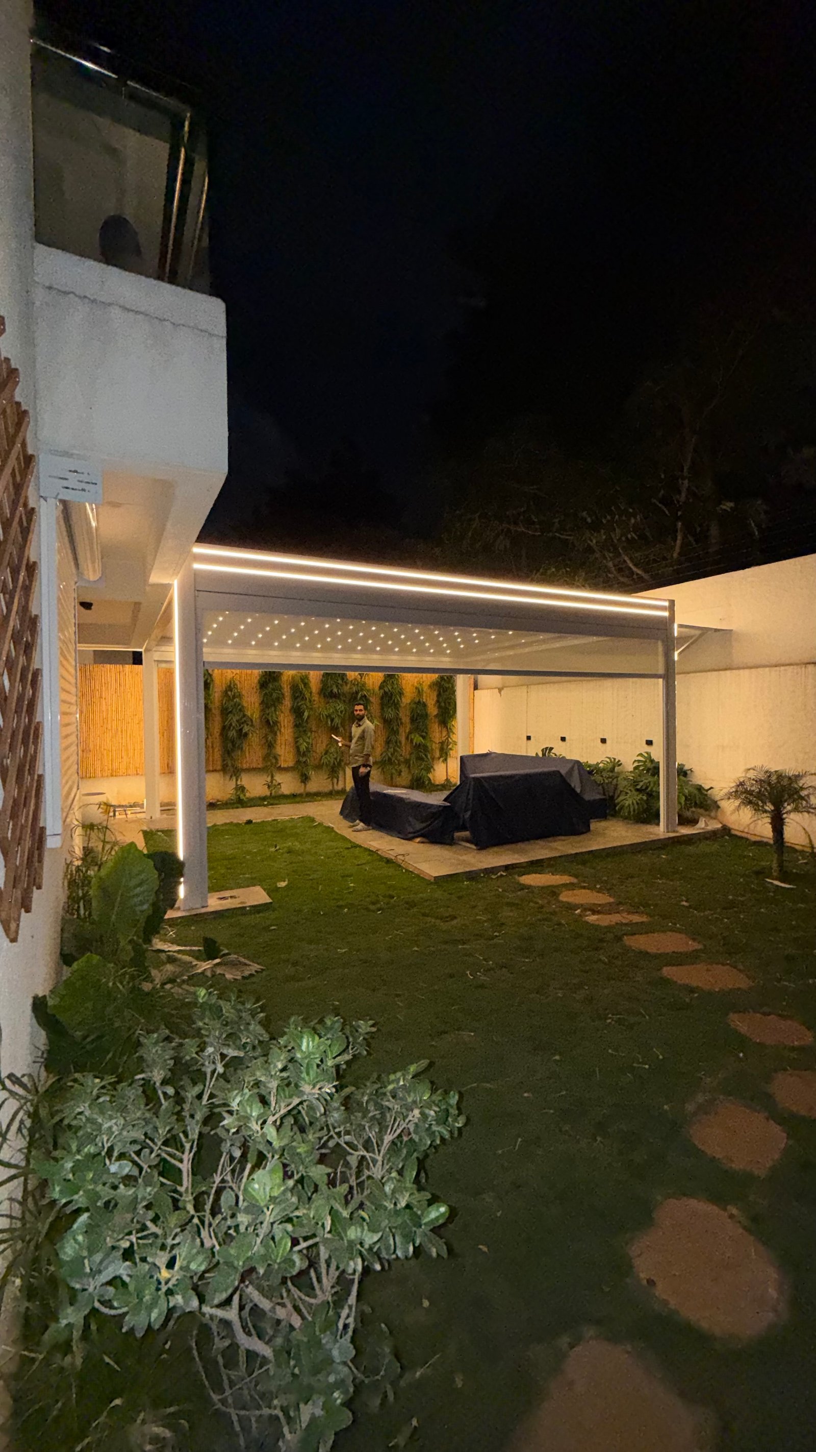 Arch Roof Pergola with Zipscreens