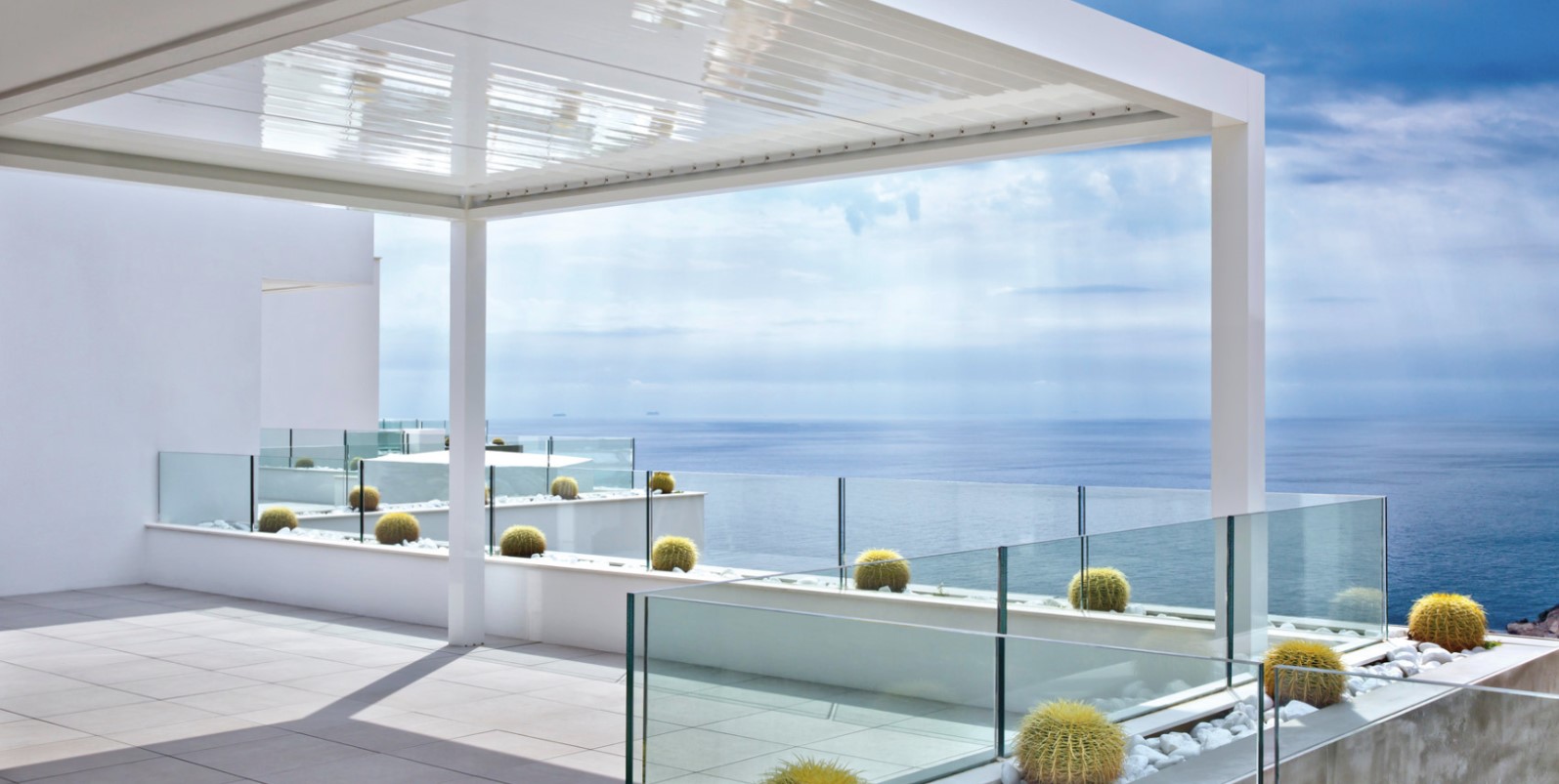 Bioclimatic pergola louvers